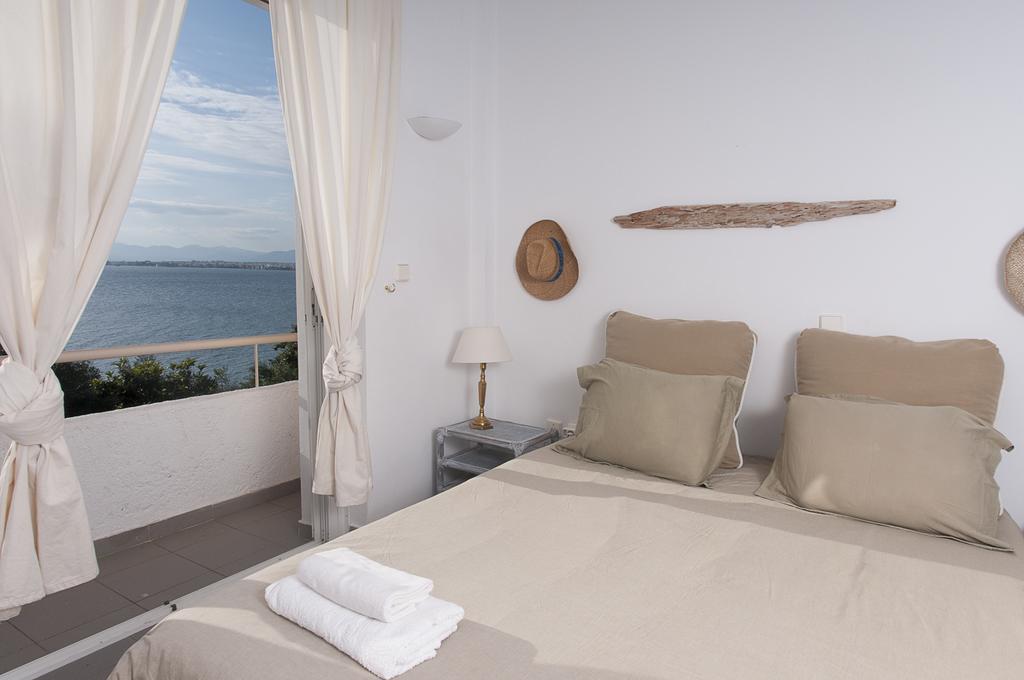 Messinian Blue Seaside Villa *